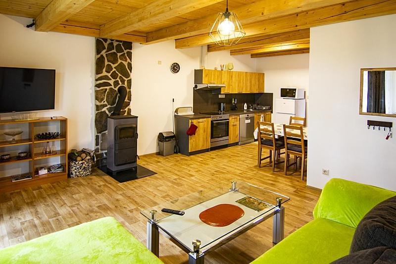 Dvoriste Lodge *