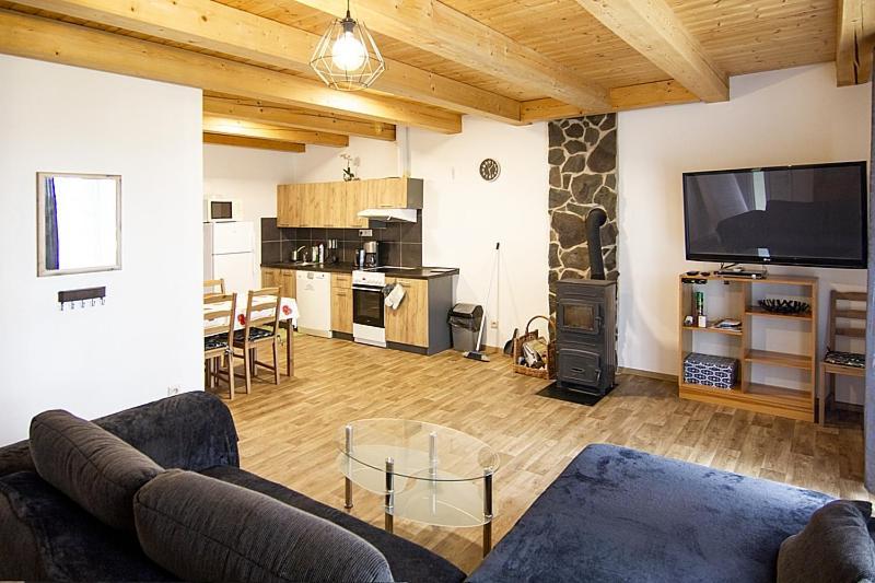 Dvoriste Lodge *